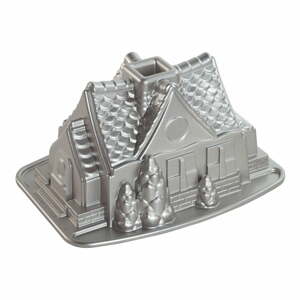 Forma na bábovku ve stříbrné barvě Nordic Ware Gingerbread House, 2,1 l